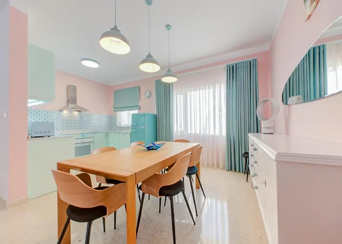 Apartamento Colorful & Spacious With Yard - Close To Xemxija Bay