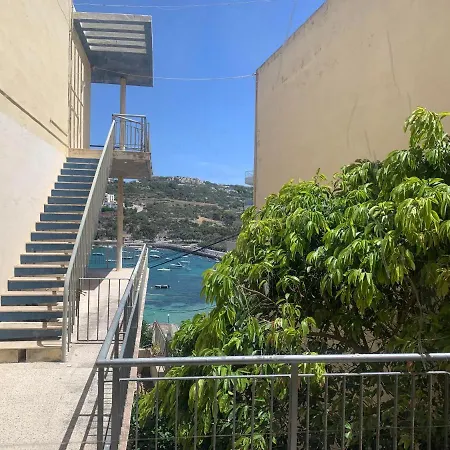 Colorful & Spacious With Yard - Close To Xemxija Bay Апартаменты Сент-Полс-Бей