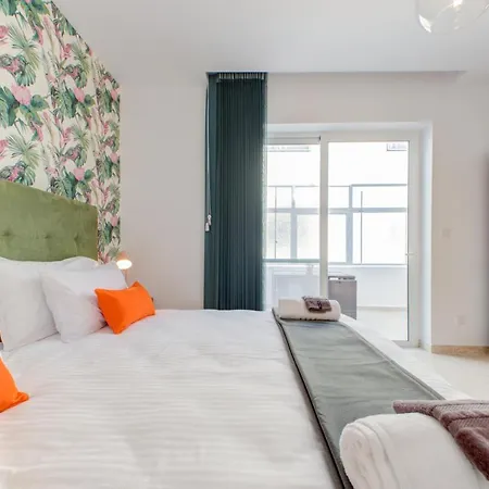 Colorful & Spacious With Yard - Close To Xemxija Bay Apartment